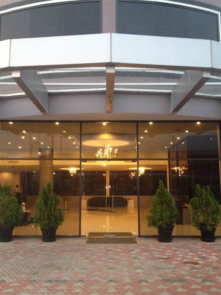 Regent Star Hotel Piarco Exterior foto